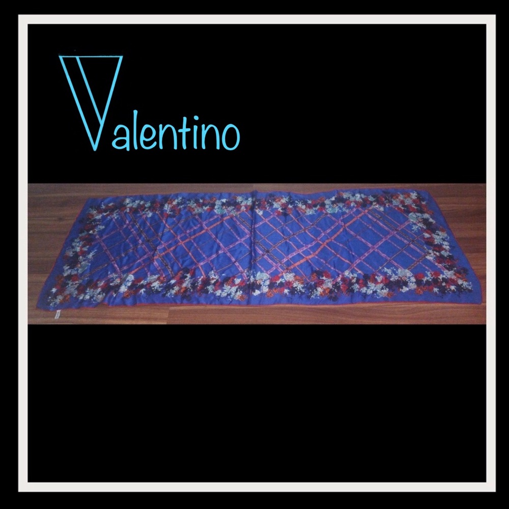 VALENTINO 100% SILK SCARF STOLE